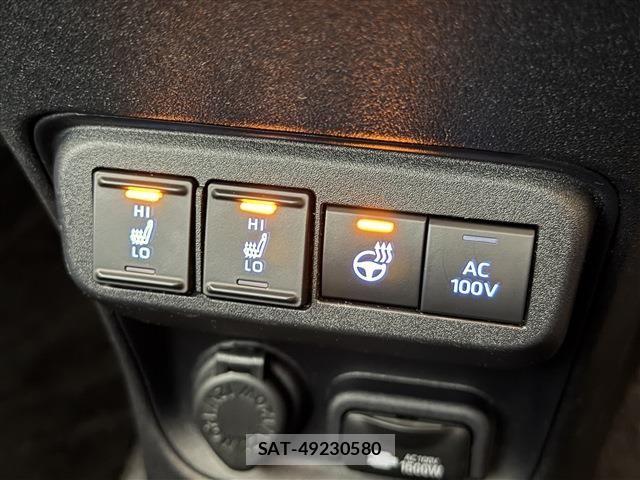 Toyota SIENTA 2024-06 8317075-11