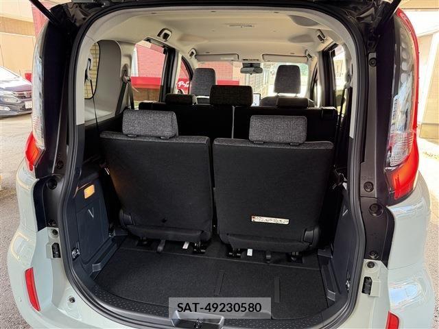 Toyota SIENTA 2024-06 8317075-18