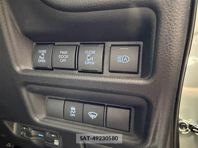 Toyota SIENTA 2024-06 8317075-5