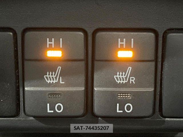 Toyota SIENTA 2021-08 8317085-6