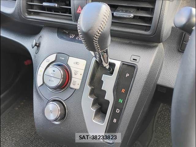 Toyota SIENTA 2021-01 8317088-11