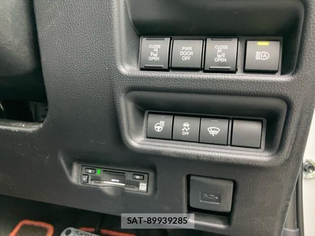 Toyota SIENTA 2025-12 8317072-21
