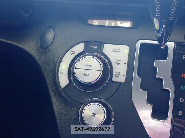 Toyota SIENTA 2017-07 8317086-15