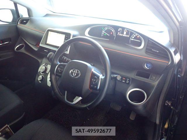 Toyota SIENTA 2017-07 8317086-1