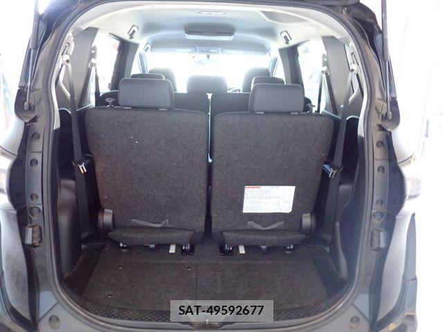 Toyota SIENTA 2017-07 8317086-23