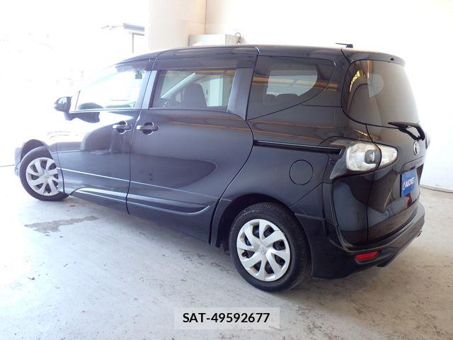 Toyota SIENTA 2017-07 8317086-2