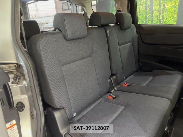 Toyota SIENTA 2015-10 8317092-10