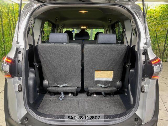 Toyota SIENTA 2015-10 8317092-11
