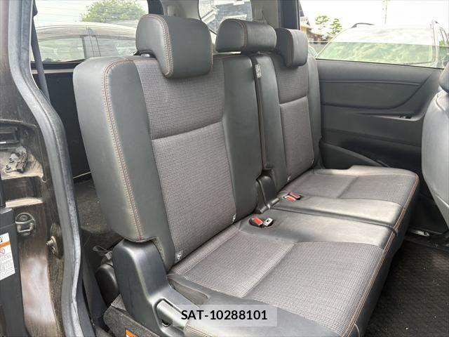 Toyota SIENTA 2017-08 8317091-10