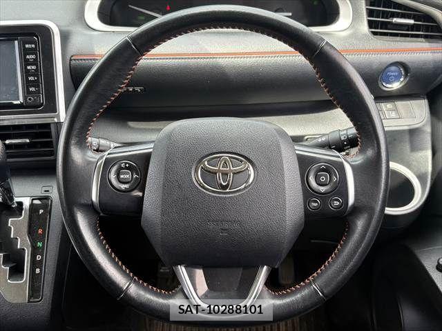 Toyota SIENTA 2017-08 8317091-12