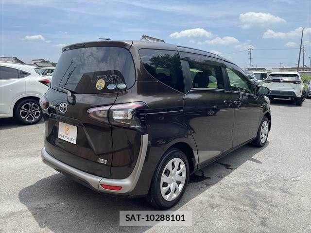 Toyota SIENTA 2017-08 8317091-19