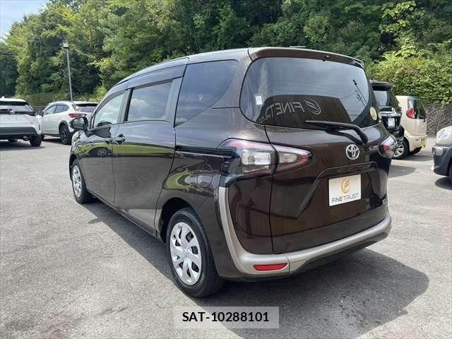 Toyota SIENTA 2017-08 8317091-21