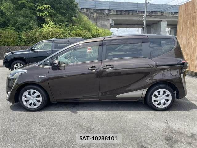 Toyota SIENTA 2017-08 8317091-22