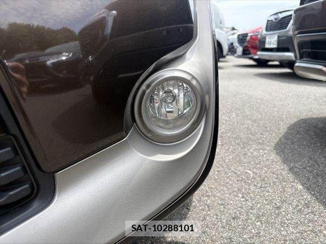 Toyota SIENTA 2017-08 8317091-26