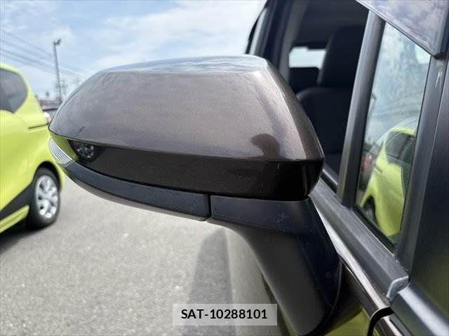 Toyota SIENTA 2017-08 8317091-28