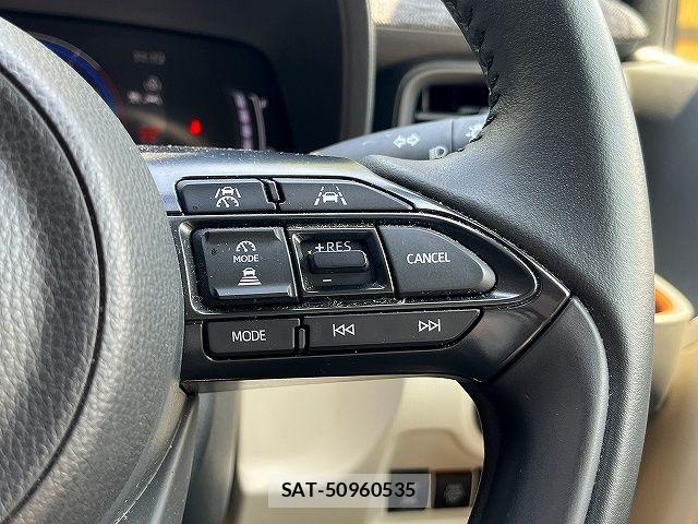 Toyota SIENTA 2023-06 8317082-17