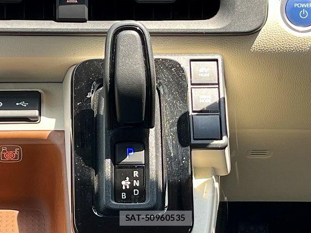 Toyota SIENTA 2023-06 8317082-19