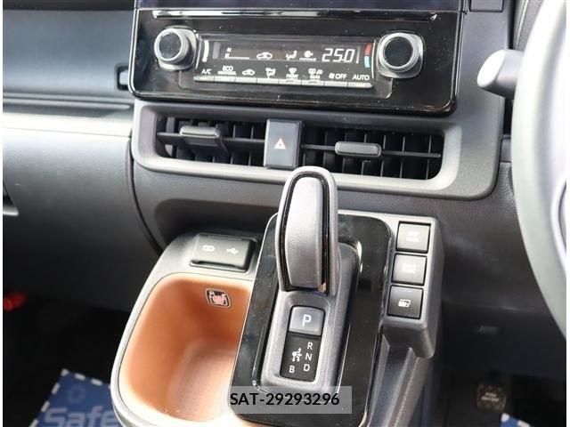 Toyota SIENTA 2022-09 8317081-7