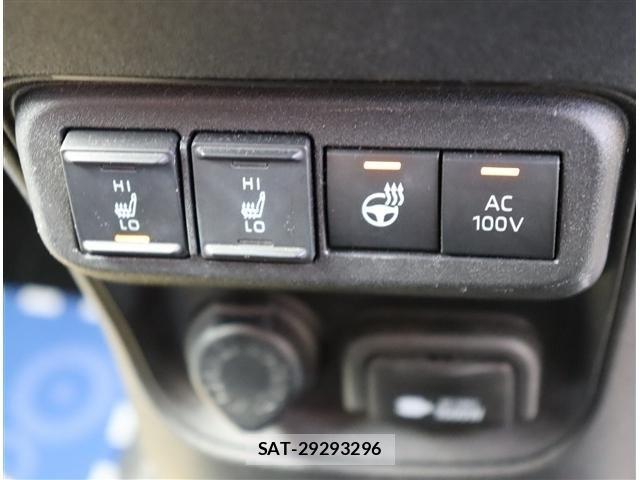 Toyota SIENTA 2022-09 8317081-8
