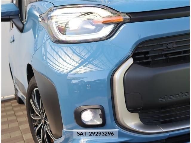 Toyota SIENTA 2022-09 8317081-16
