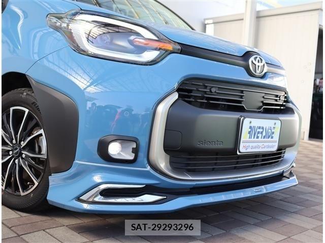 Toyota SIENTA 2022-09 8317081-17