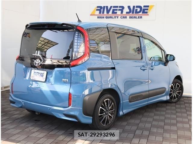 Toyota SIENTA 2022-09 8317081-2