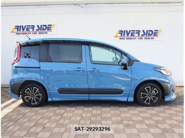 Toyota SIENTA 2022-09 8317081-3