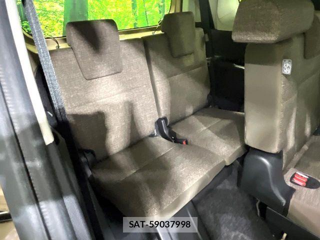 Toyota SIENTA 2023-08 8337875-9