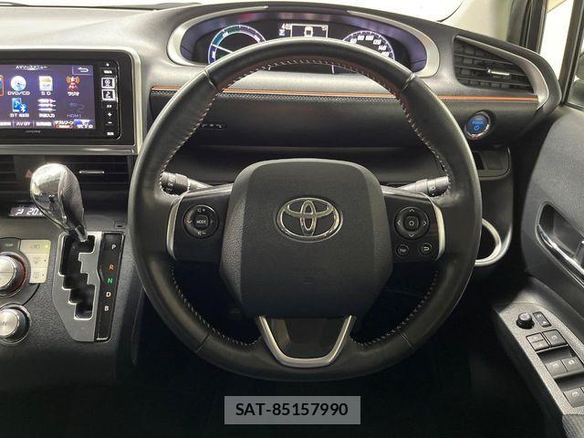 Toyota SIENTA 2016-02 8337880-13