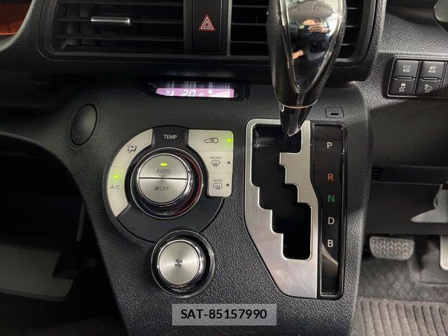 Toyota SIENTA 2016-02 8337880-14