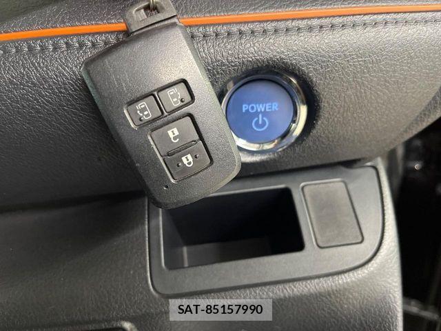 Toyota SIENTA 2016-02 8337880-15