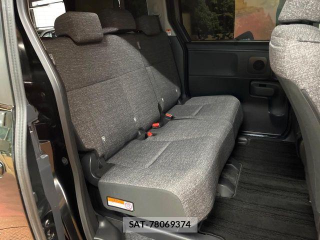 Toyota SIENTA 2024-05 8337869-9