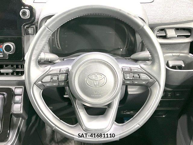 Toyota SIENTA 2022-10 8337877-11