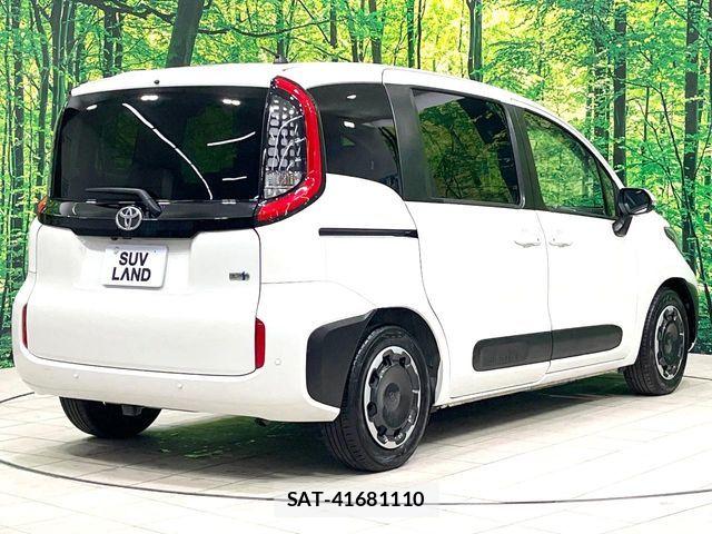 Toyota SIENTA 2022-10 8337877-16