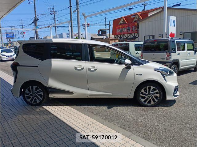 Toyota SIENTA 2015-10 8337887-3