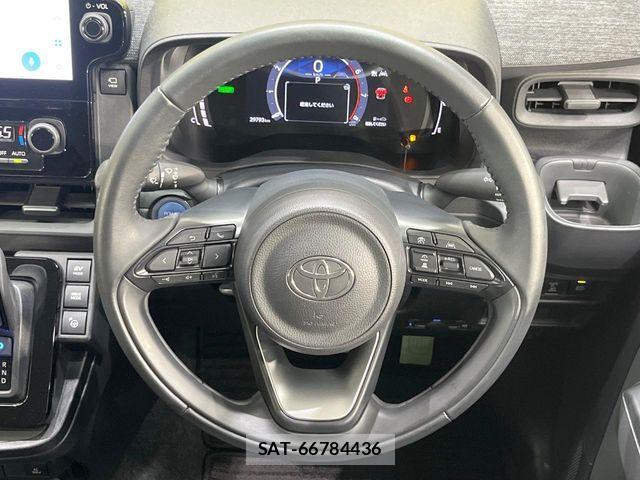 Toyota SIENTA 2023-08 8337874-11