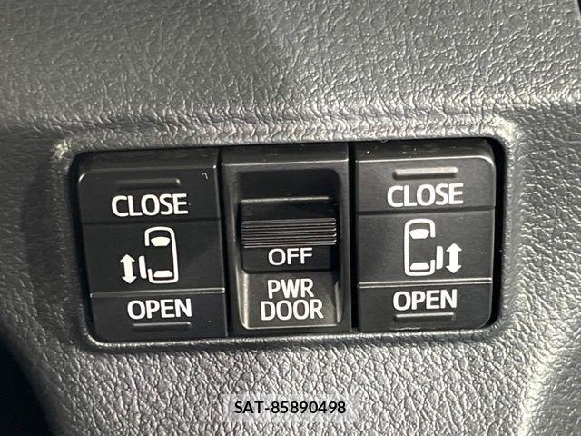 Toyota SIENTA 2017-08 8337890-4