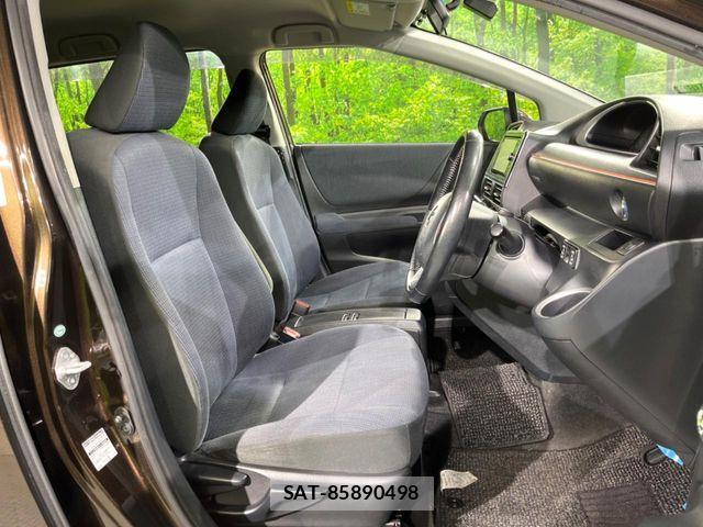 Toyota SIENTA 2017-08 8337890-7