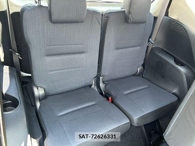 Toyota SIENTA 2015-09 8337888-17