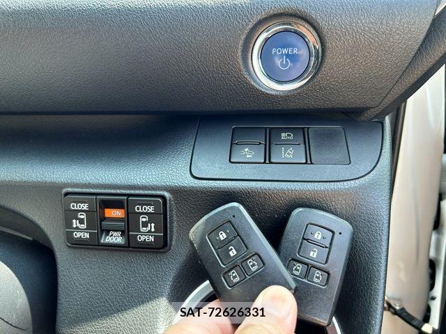 Toyota SIENTA 2015-09 8337888-22