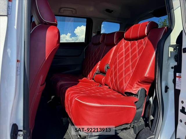 Toyota SIENTA 2021-08 8355604-17