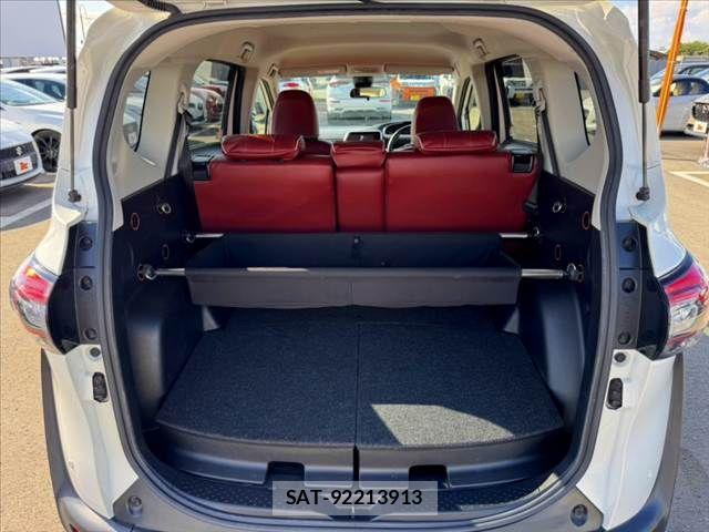 Toyota SIENTA 2021-08 8355604-18