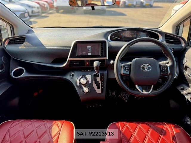 Toyota SIENTA 2021-08 8355604-1