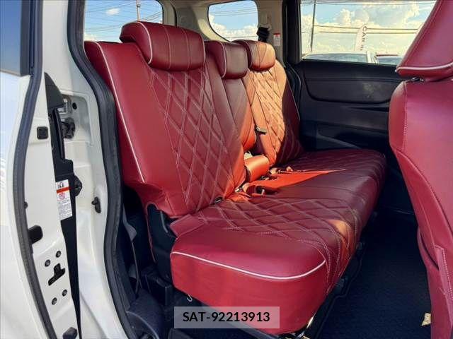 Toyota SIENTA 2021-08 8355604-19
