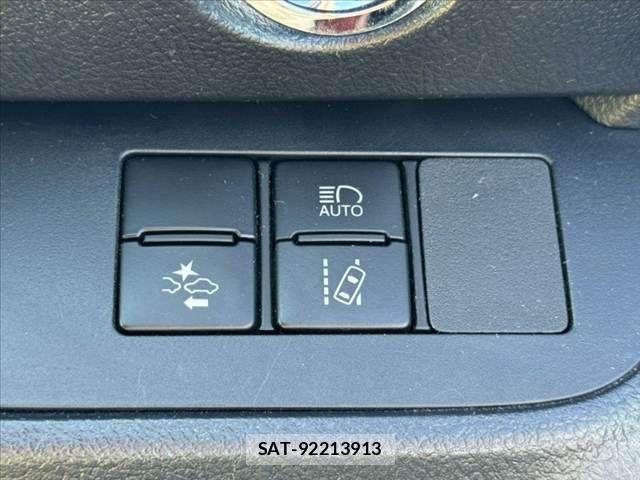 Toyota SIENTA 2021-08 8355604-26