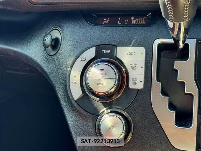 Toyota SIENTA 2021-08 8355604-3