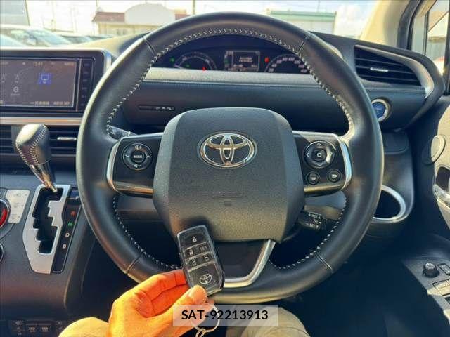 Toyota SIENTA 2021-08 8355604-6