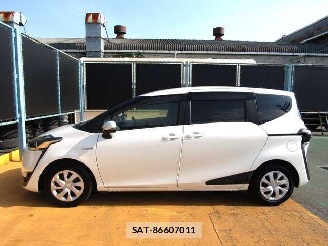 Toyota SIENTA 2016-11 8355605-9