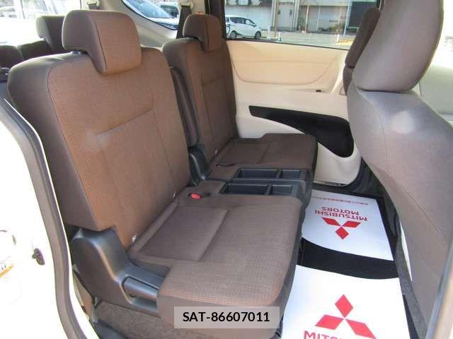 Toyota SIENTA 2016-11 8355605-11