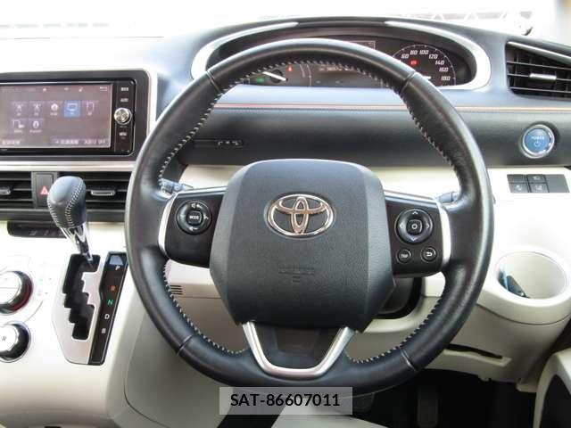 Toyota SIENTA 2016-11 8355605-15